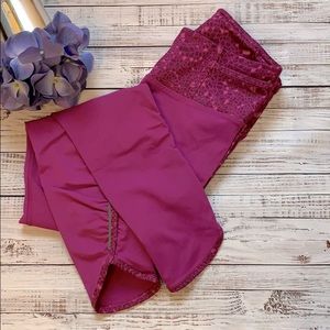 Lululemon crop leggings magenta size 4